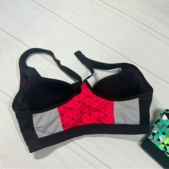 2 Victoria’s Secret Victoria Sport Sports Bra Lot 34C - Picture 6 of 9